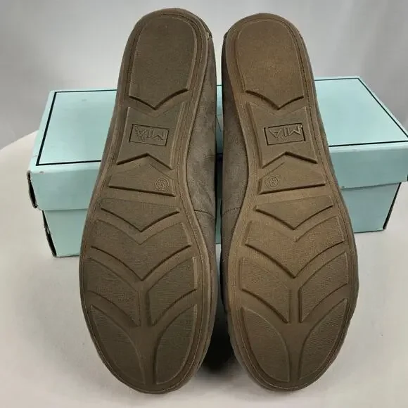 Girl Mia Women Sz 9M Blanche Taupe Leather Suede SlipOn Flats Loafers Moccasins - Picture 9 of 9